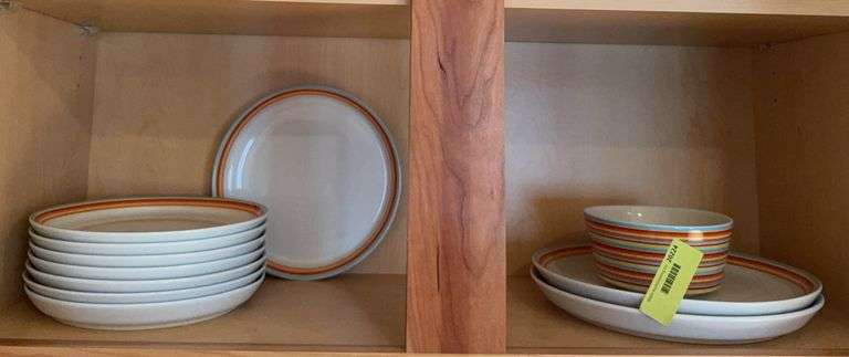 Crate and Barrel 8 pie plates, bowl and 2 dinner plates image