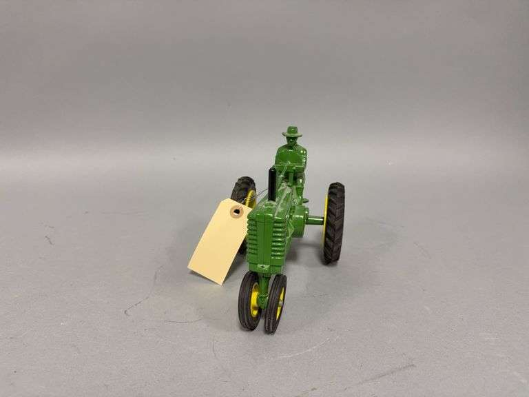 1:16 scale Ertl John Deere Model A tractor 40th Anniversary Ertl 1945-1985 image
