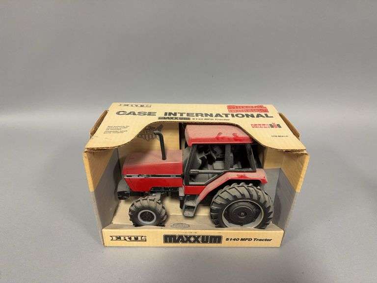 1:16 scale Ertl Case International Maxxum 5140 MFD tractor image