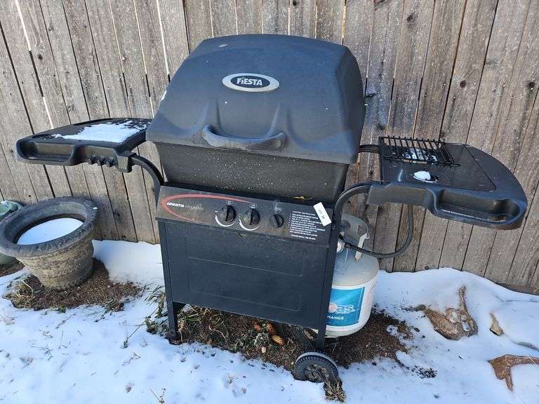 Grill-with propane bottle image