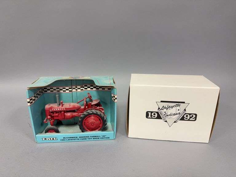 1:16 scale Ertl McCormick-Deering Farmall “AV” 1992 Lafayette Farm Toy Show Edition image
