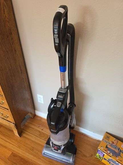 Bissell vacuum image