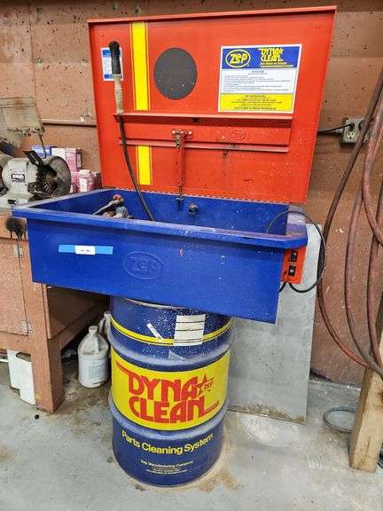 Zep Dyna Clean Parts Washer with Barrel, 35w x 25d x 40h, Working image