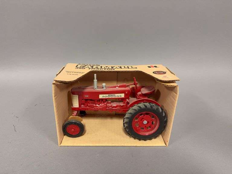 1:16 scale Ertl Farmall 350 tractor image