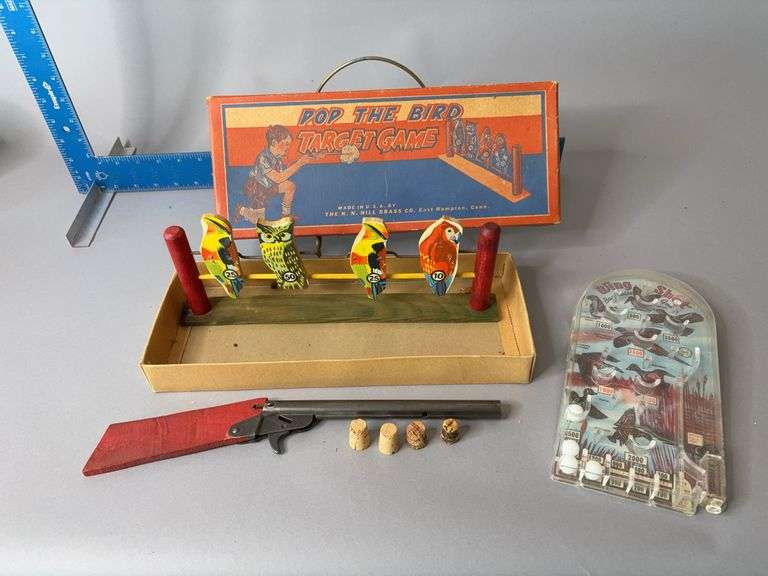 Wing Shot Bagatelle Game and Pop the Bird target game image