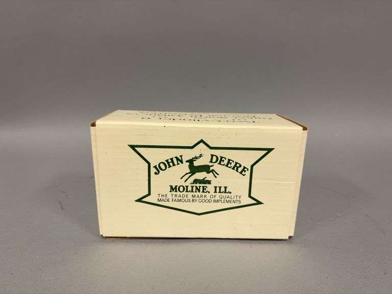 1:16 scale Ertl John Deere Model BW-40 The Rarest John Deere B Series Tractor Ever Built image