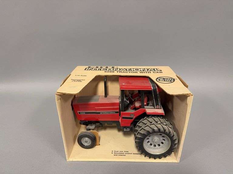 1:16 scale Ertl International 5288 tractor w/ cab image