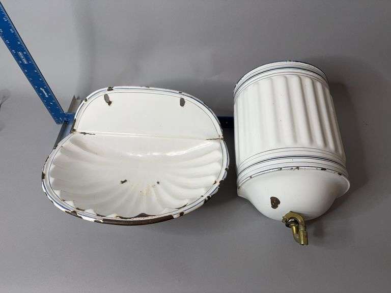 Wall mount enamel water dispenser with basin image