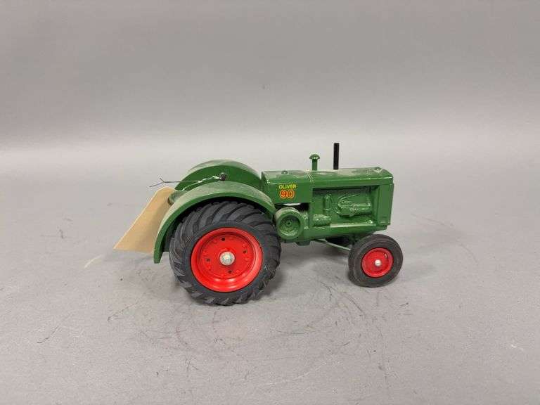 1:16 scale Oliver 90 tractor image