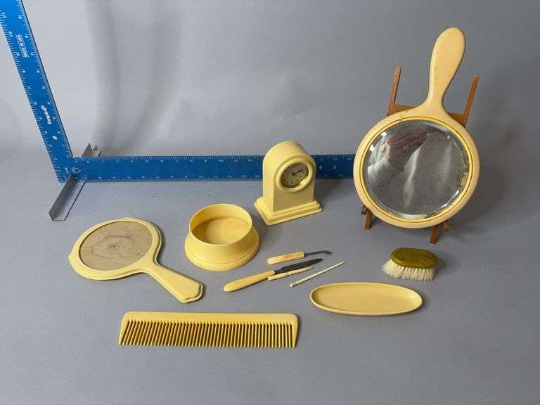 Celluloid dresser items image