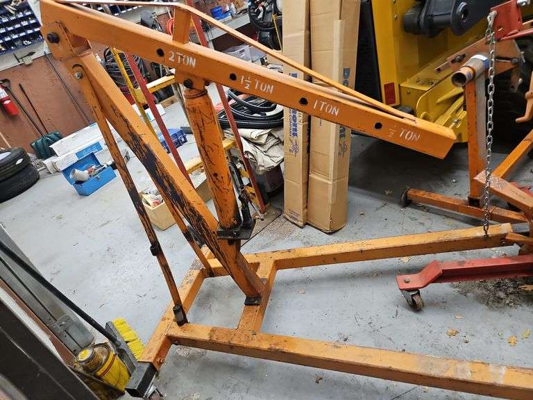 Large Engine Hoist image