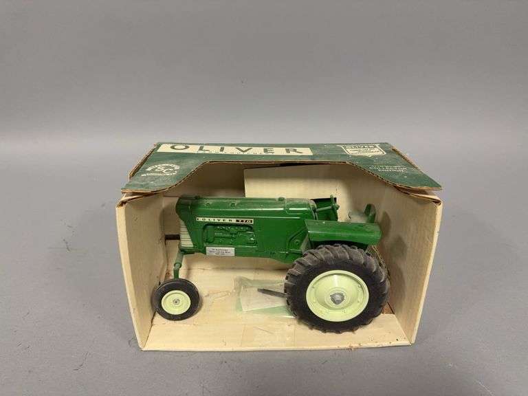 1:16 scale Spec Cast Oliver 770 7th Anniversary Oliver Collector News 1986-1993 image