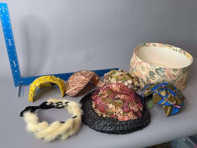 Women’s hats with hat box image