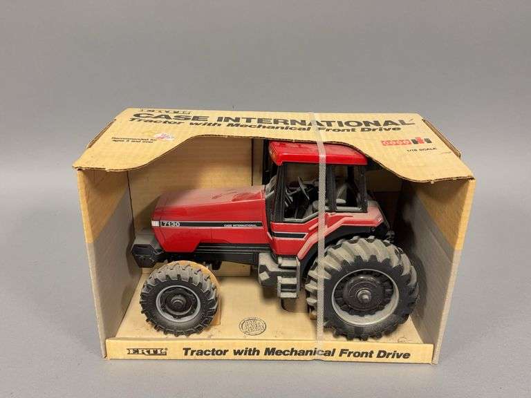 1:16 scale Ertl Case International 7130 w/ Mechanical Front Drive image