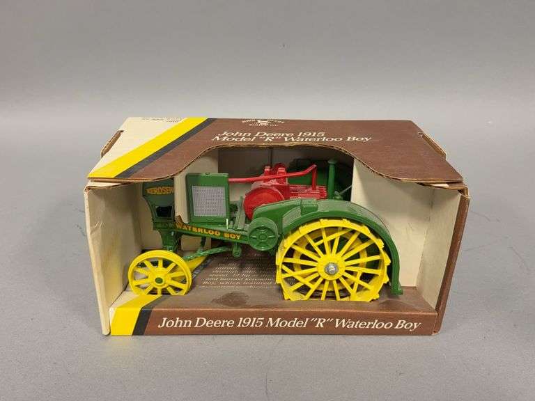 1:16 scale Ertl John Deere 1915 Model R Waterloo Boy tractor image