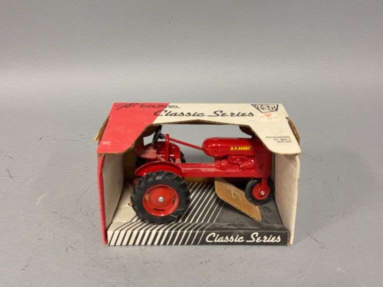 Scale Models 1:16 scale BF Avery tractor image