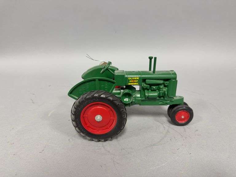 1:16 scale Scale Models Oliver Row Crop Diesel tractor image