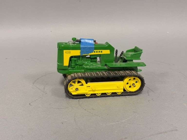 1:16 scale John Deere 430 crawler, no other markings image