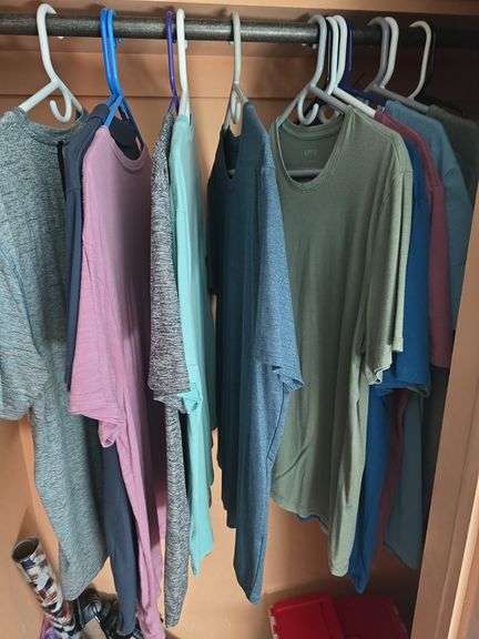 Women's M/L shirts image