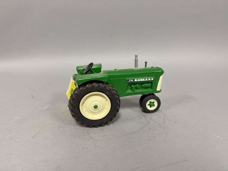 1:16 scale Oliver 770 tractor image