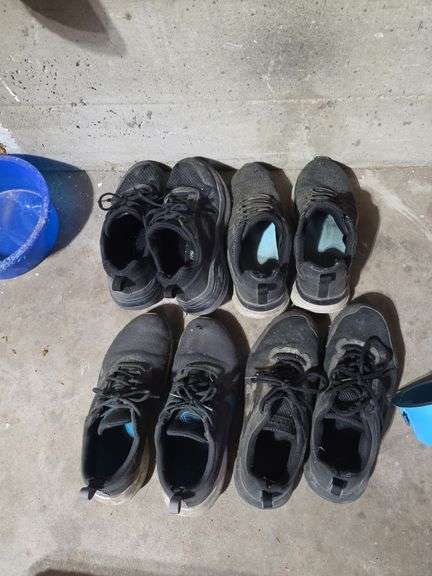 Shoes size 11/10.5 image