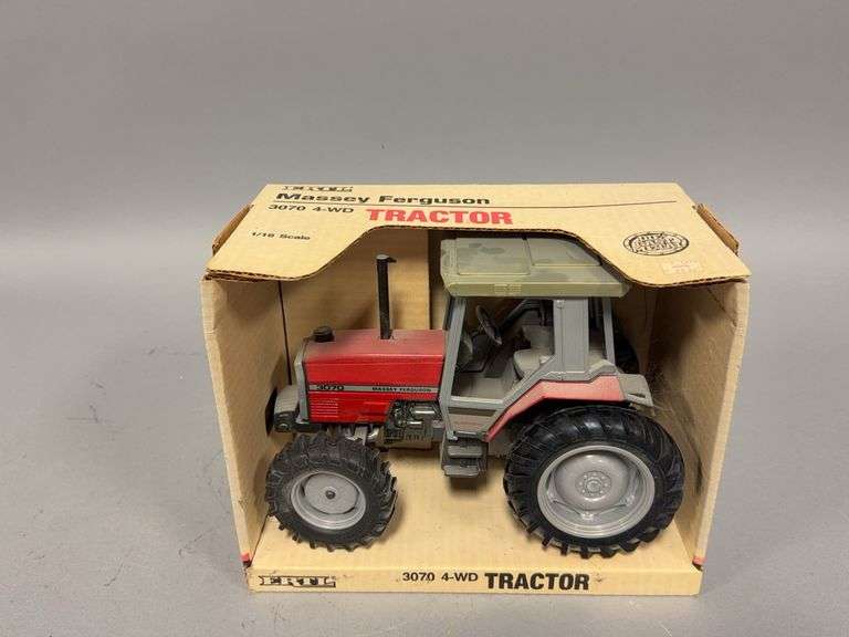 1:16 scale Ertl Massey Ferguson 3070 4WD tractor image