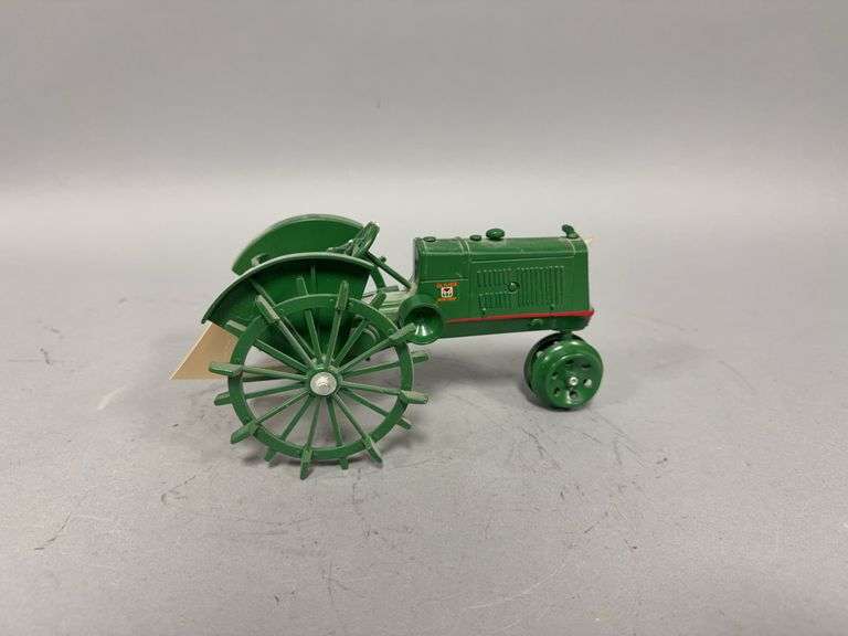 1:16 scale Scale Models Oliver Row Crop tractor 3rd Summer Toy Festival 1988 image