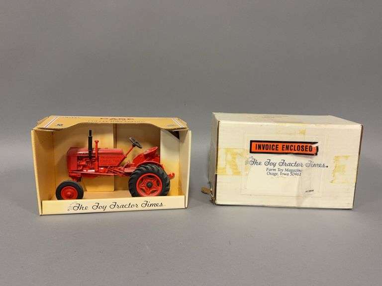 1:16 scale Ertl Case Model VA collectors edition The Toy Tractor Times image