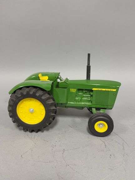 1:16 scale Ertl John Deere 5020 Diesel tractor image