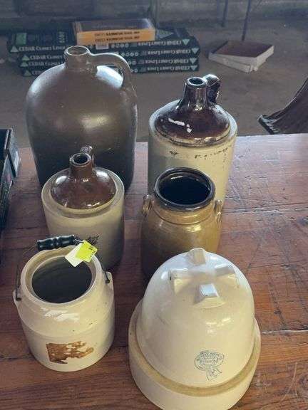 Various pieces stoneware image