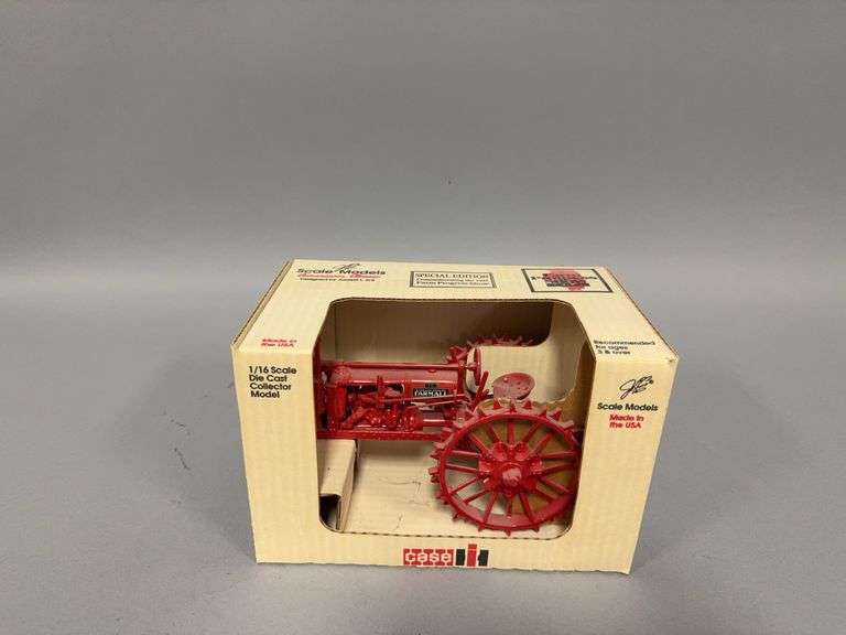 1:16 scale Ertl Farmall F-12 tractor image