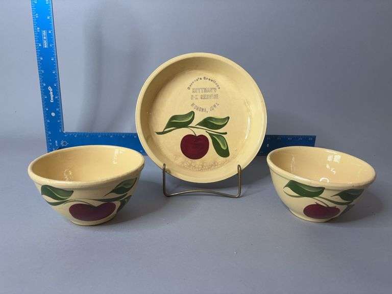 Kottman’s D-X Service Monona, Iowa Wattware (2) No.6 and a 9” pie plate image