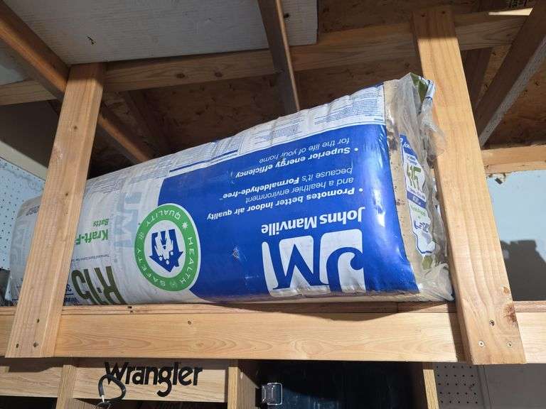 R-15 bat insulation image