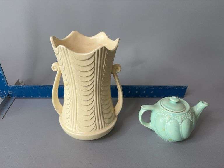 Hull double handle vase and individual teapot w fluer de lis pattern image