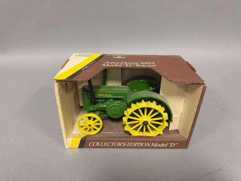 1:16 scale Ertl John Deere 1953 Model D tractor image