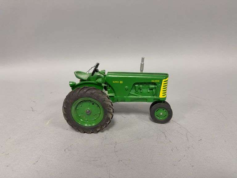 1:16 scale Oliver Super 88 tractor image