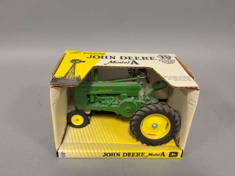1:16 scale Scale Models John Deere Model A tractor image