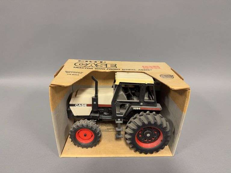 1:16 scale Ertl Case 3294 w/ FWA image