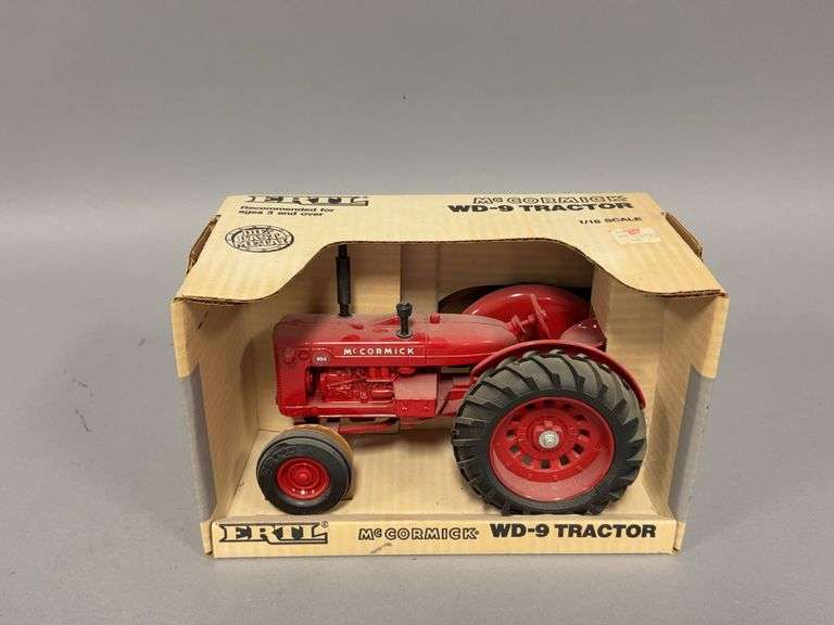 1:16 scale Ertl McCormick WD-9 tractor image