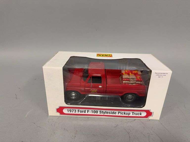 1:25 scale First Gear Kent 1973 Ford F-100 Styleside Pickup Truck image
