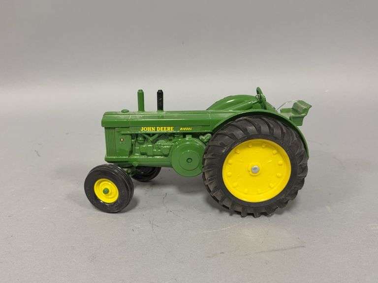 1:16 scale Ertl John Deere Model R Diesel tractor image