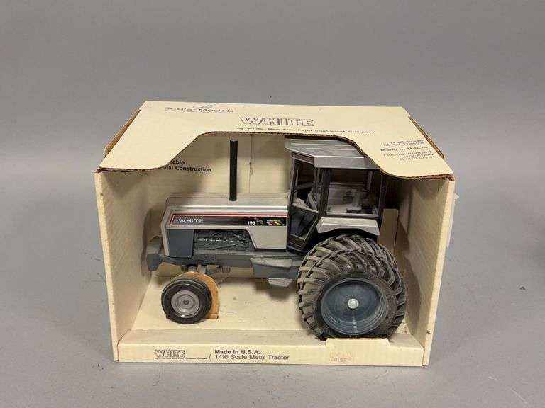 1:16 scale Scale Models White 195 Workhorse tractor image
