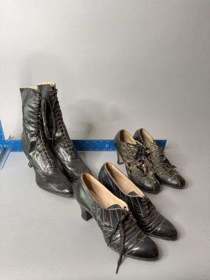 Three pair women’s shoes So tiny!!! image