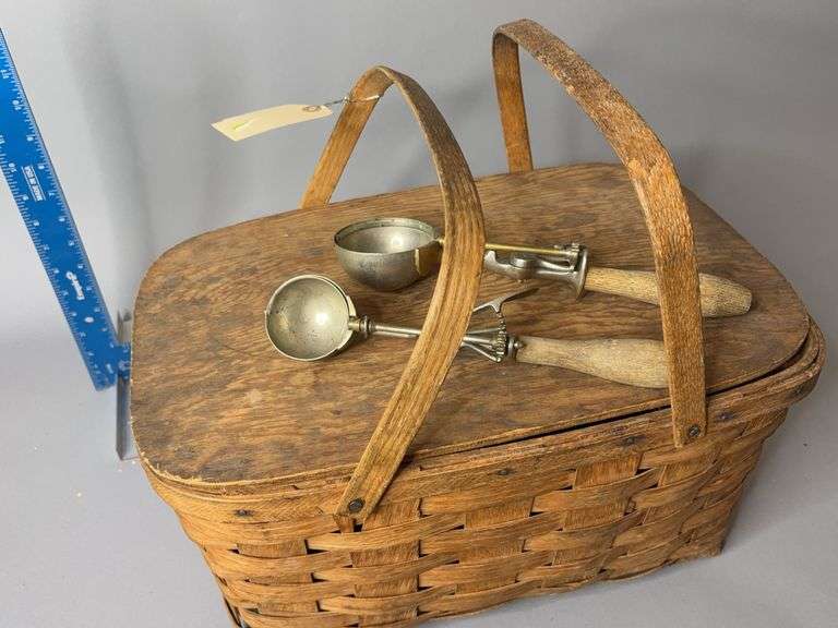 Double handle woven picnic basket, 2 Gilcrest ice cream scoops image