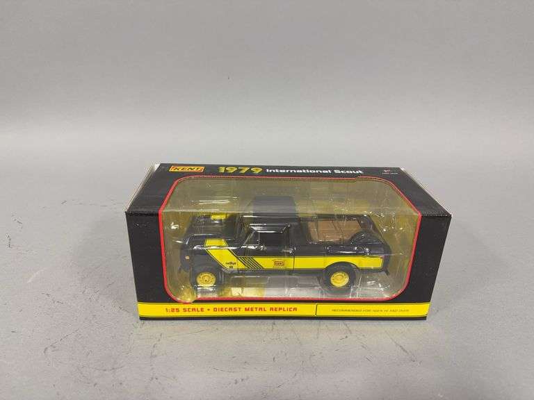 1:25 scale First Gear Kent 1979 International Scout image