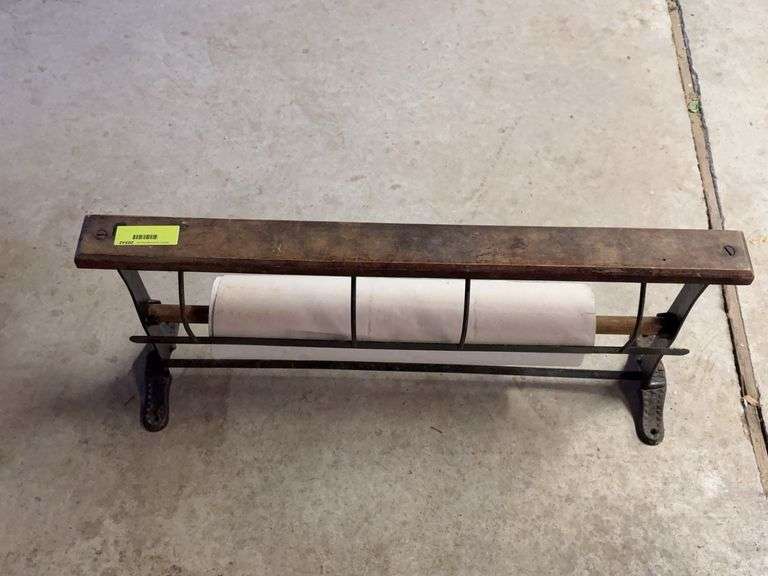 The Piqua countertop paper dispenser image