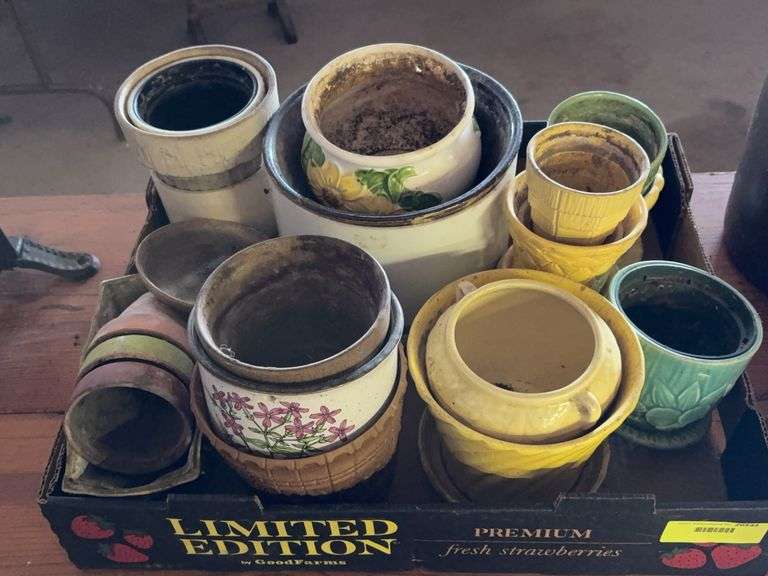 Many planters including McCoy image