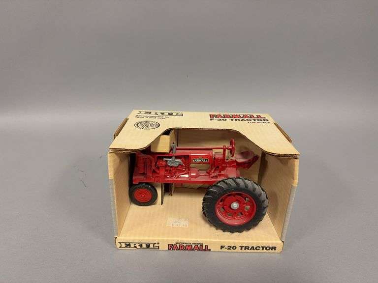 1:16 scale Ertl Farmall F-20 tractor image