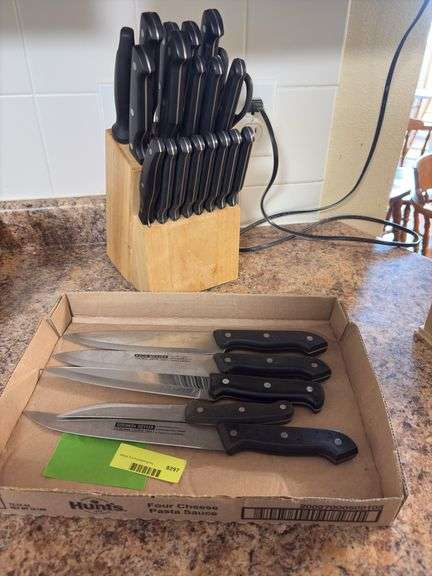 Paula Deen knives and knifeblock, plus other mixed cutlery