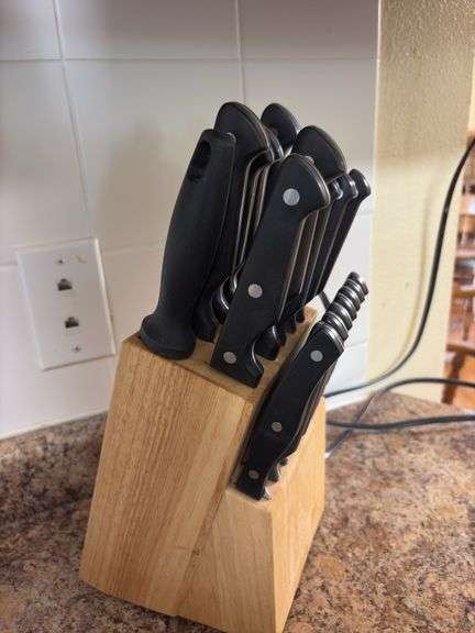 Paula Deen knives and knifeblock, plus other mixed cutlery